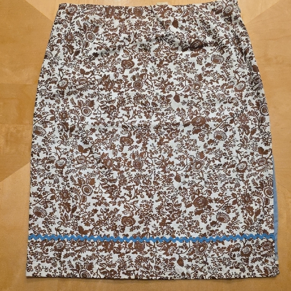 Fork -Floral Brown and Blue Women's Skirt. Size 6. NWT